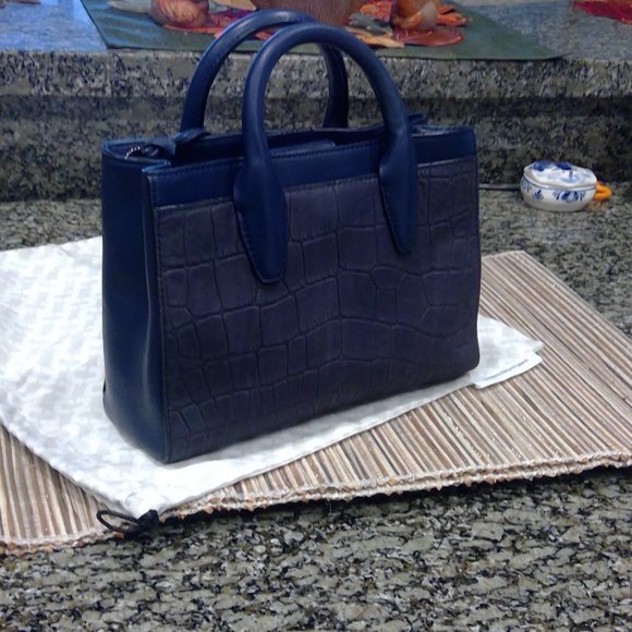 Handbag - Picture 3 of 10